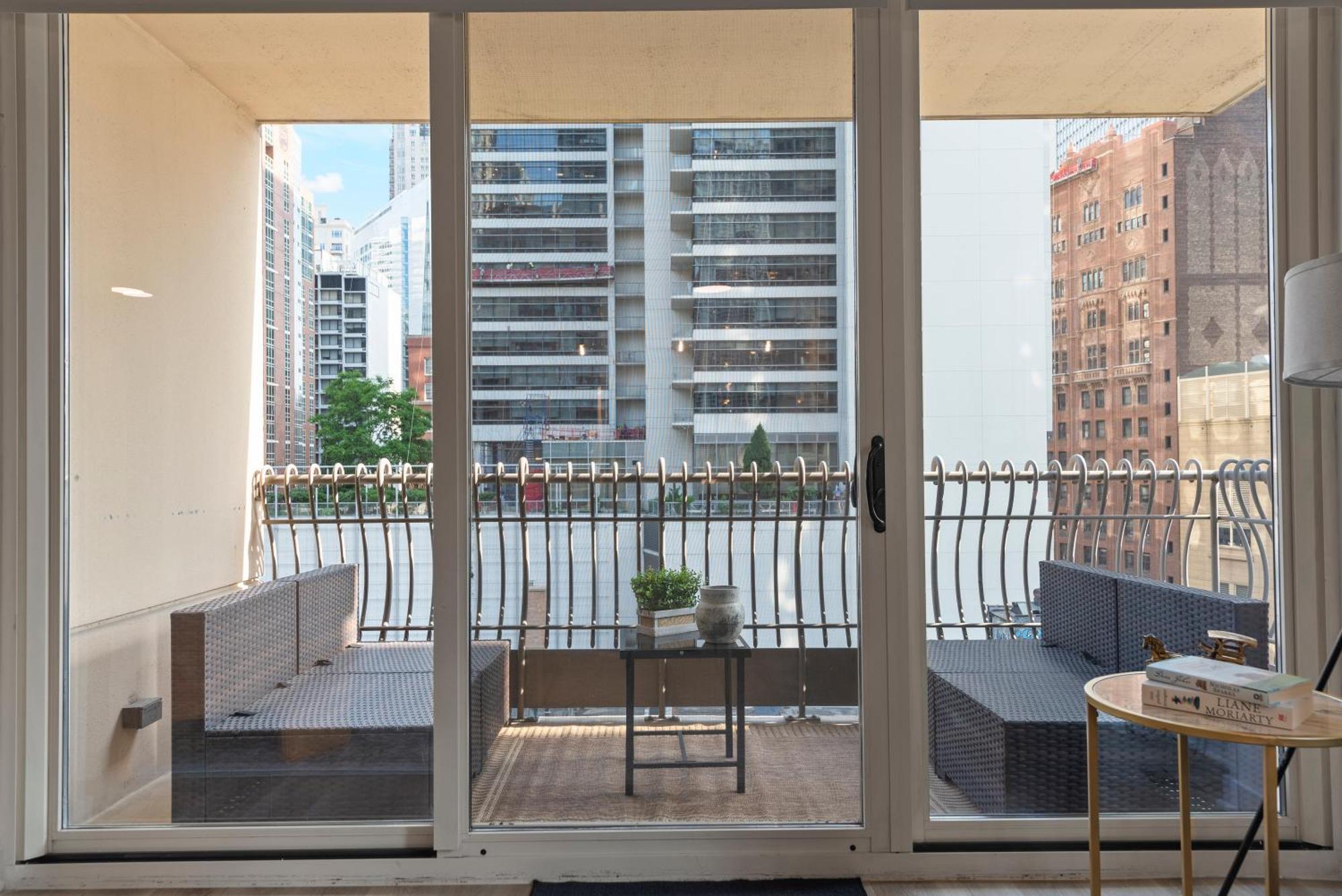 The Bernardin Gold Coast Luxury Apartments Near Magnificent Mile ชิคาโก ภายนอก รูปภาพ